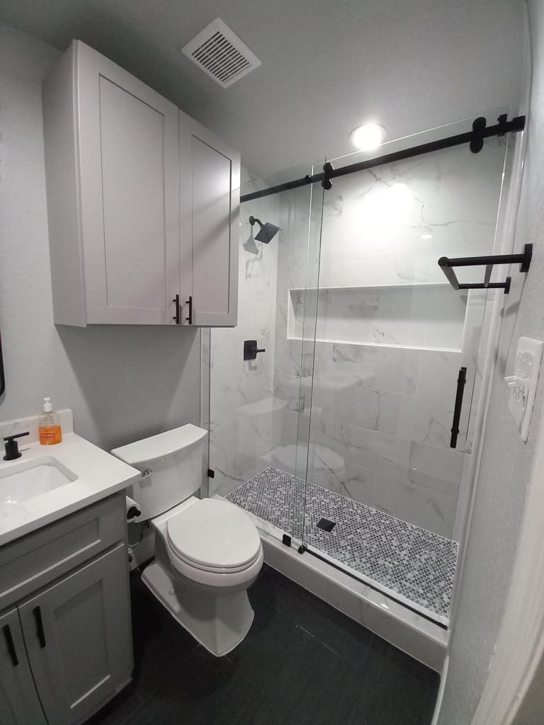 River Oaks - Master Suite